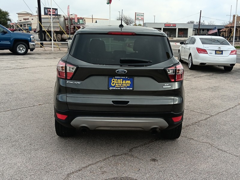 Ford Escape Vehicle Full-screen Gallery Image 35