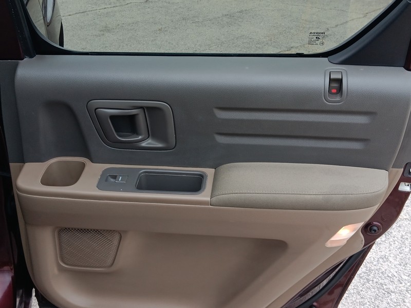 Honda Ridgeline Vehicle Full-screen Gallery Image 13