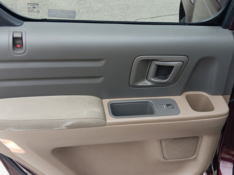 Honda Ridgeline Vehicle Full-screen Gallery Image 15