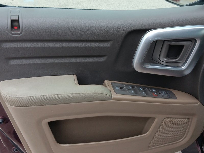 Honda Ridgeline Vehicle Full-screen Gallery Image 17