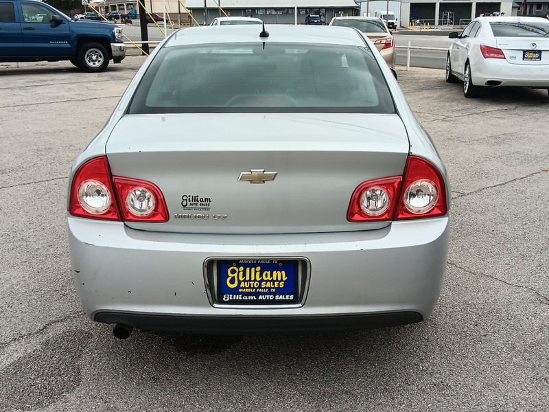 Chevrolet Malibu Vehicle Full-screen Gallery Image 4