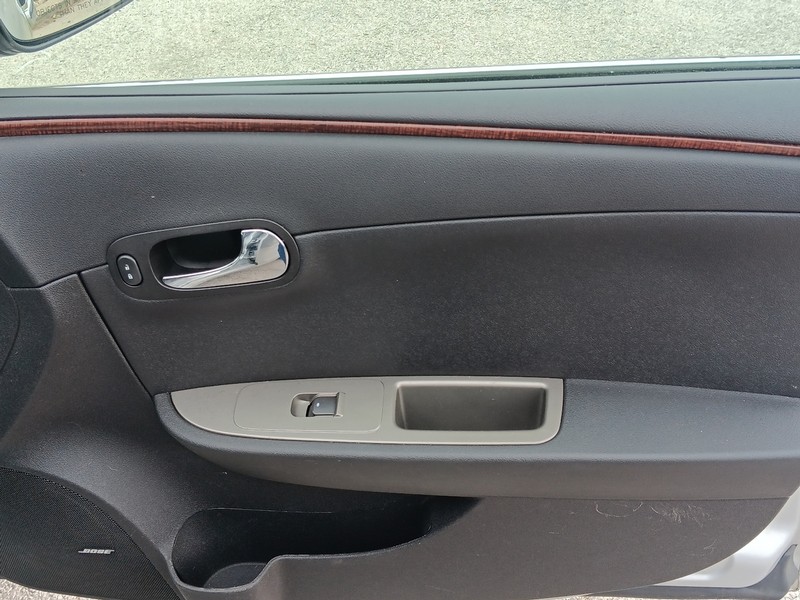 Chevrolet Malibu Vehicle Full-screen Gallery Image 10