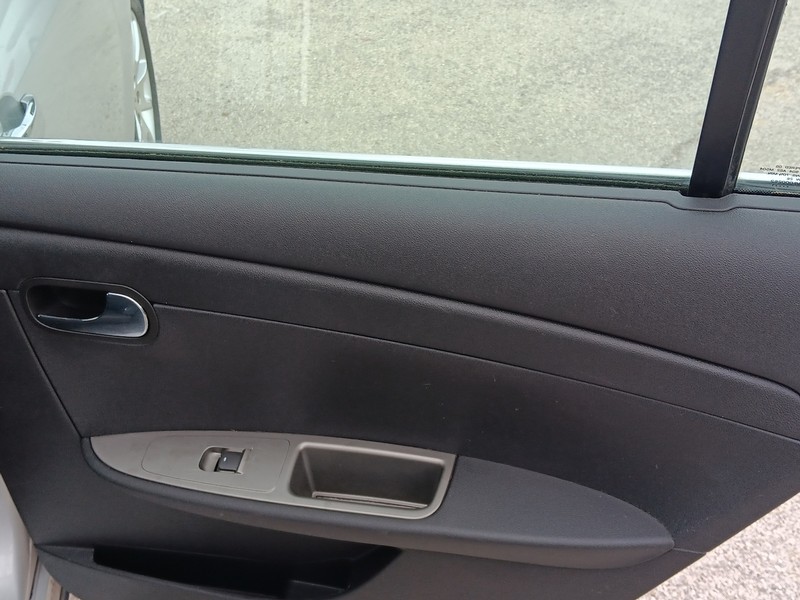 Chevrolet Malibu Vehicle Full-screen Gallery Image 11