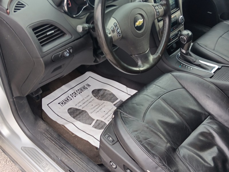 Chevrolet Malibu Vehicle Full-screen Gallery Image 13