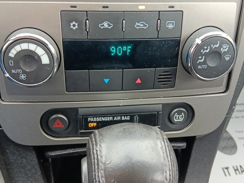 Chevrolet Malibu Vehicle Full-screen Gallery Image 16