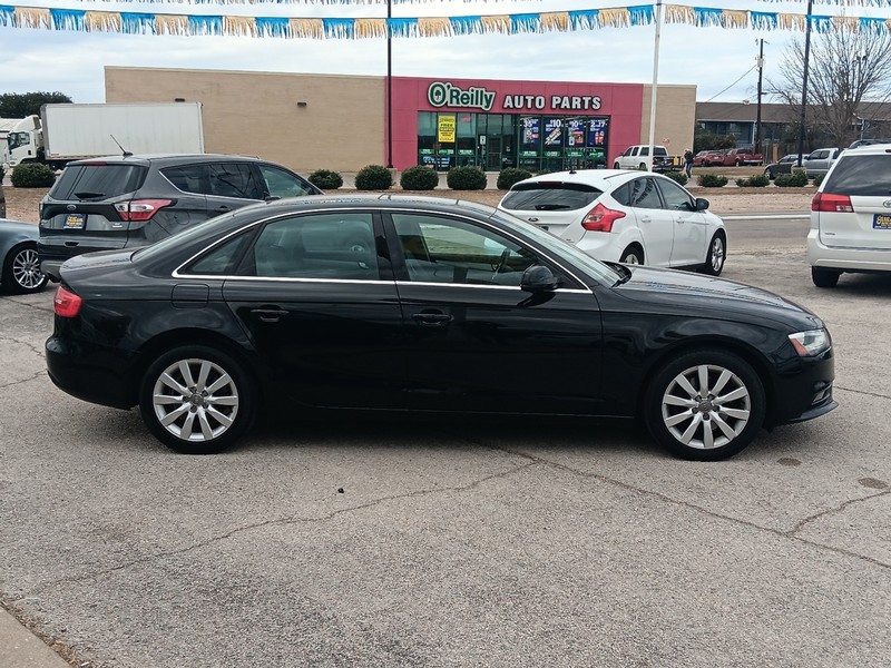 Audi A4 Vehicle Full-screen Gallery Image 2