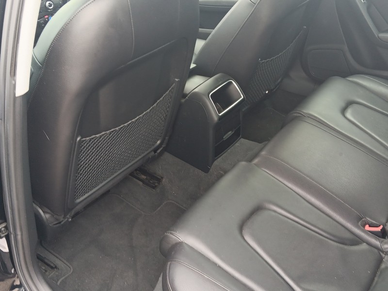 Audi A4 Vehicle Full-screen Gallery Image 13