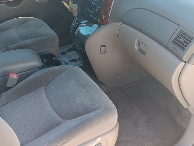 Toyota Sienna Vehicle Full-screen Gallery Image 10