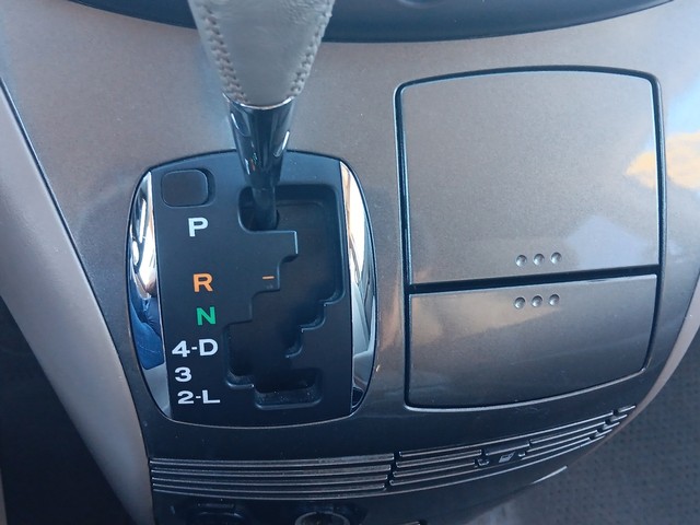 Toyota Sienna Vehicle Full-screen Gallery Image 21