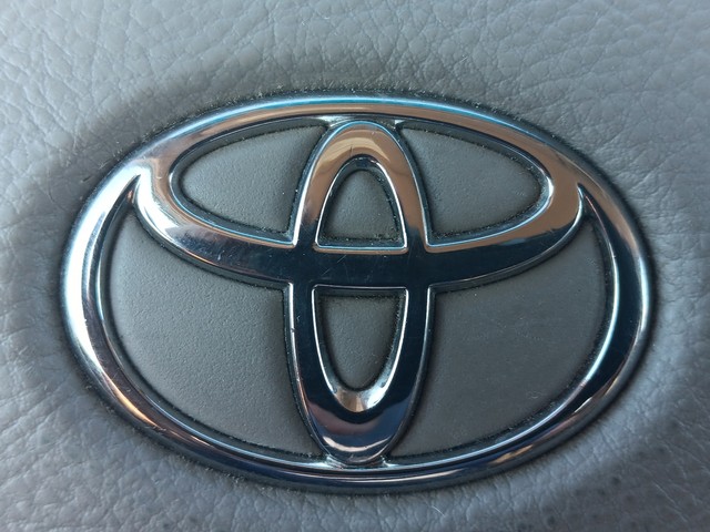 Toyota Sienna Vehicle Full-screen Gallery Image 22
