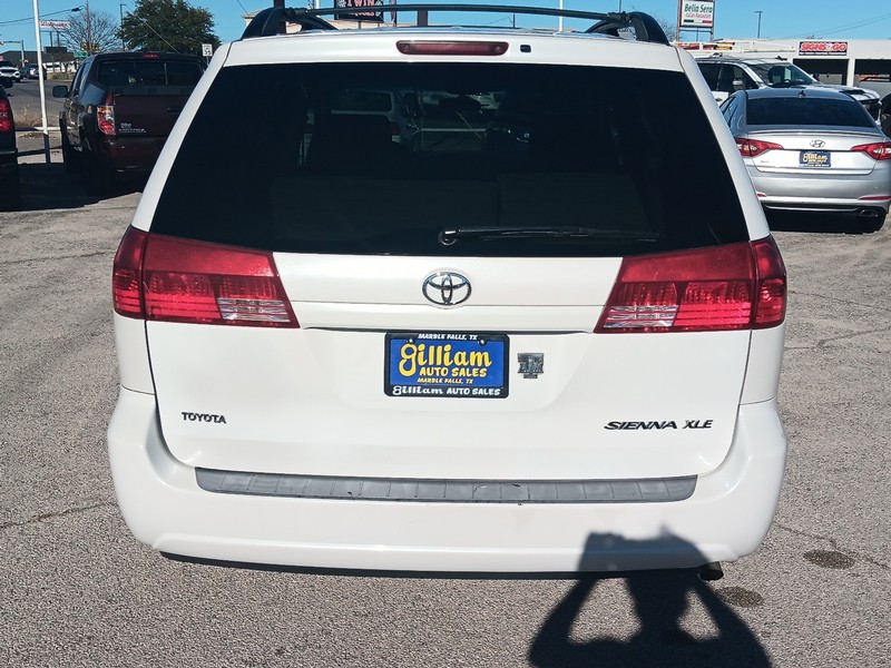 Toyota Sienna Vehicle Full-screen Gallery Image 04