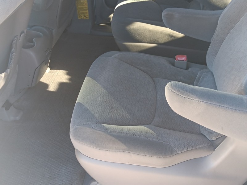 Toyota Sienna Vehicle Full-screen Gallery Image 17