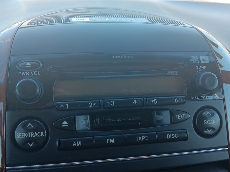 Toyota Sienna Vehicle Full-screen Gallery Image 20