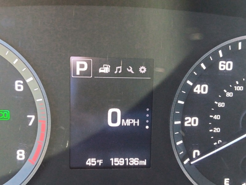 Hyundai Sonata Vehicle Full-screen Gallery Image 18