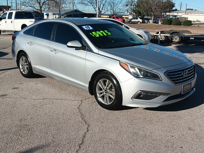 Hyundai Sonata Vehicle Full-screen Gallery Image 21