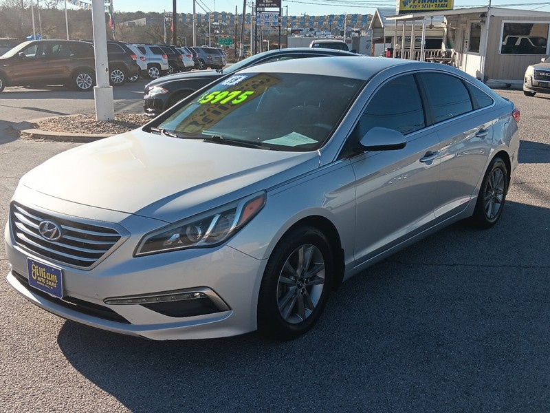 Hyundai Sonata Vehicle Full-screen Gallery Image 27