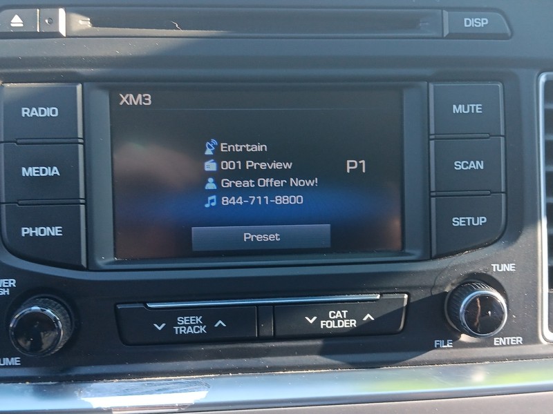 Hyundai Sonata Vehicle Full-screen Gallery Image 39