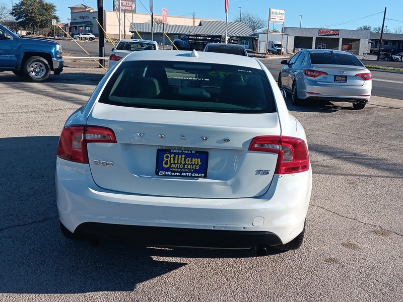 Volvo S60 Vehicle Full-screen Gallery Image 04