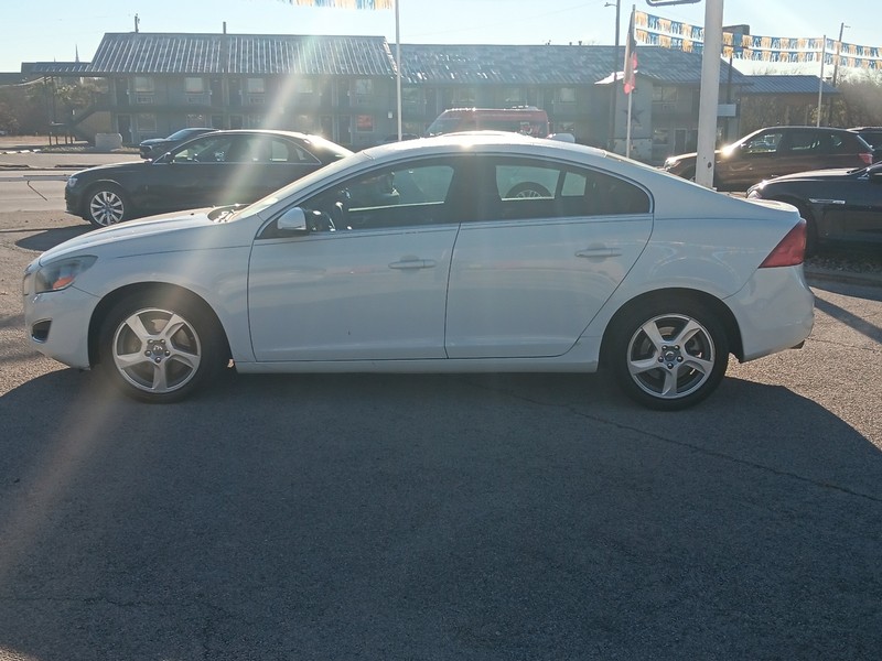 Volvo S60 Vehicle Full-screen Gallery Image 06