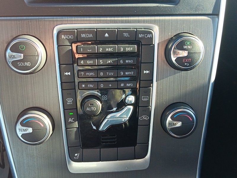 Volvo S60 Vehicle Full-screen Gallery Image 20