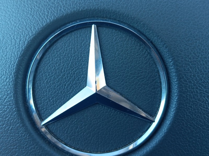 Mercedes-Benz M-Class Vehicle Full-screen Gallery Image 48