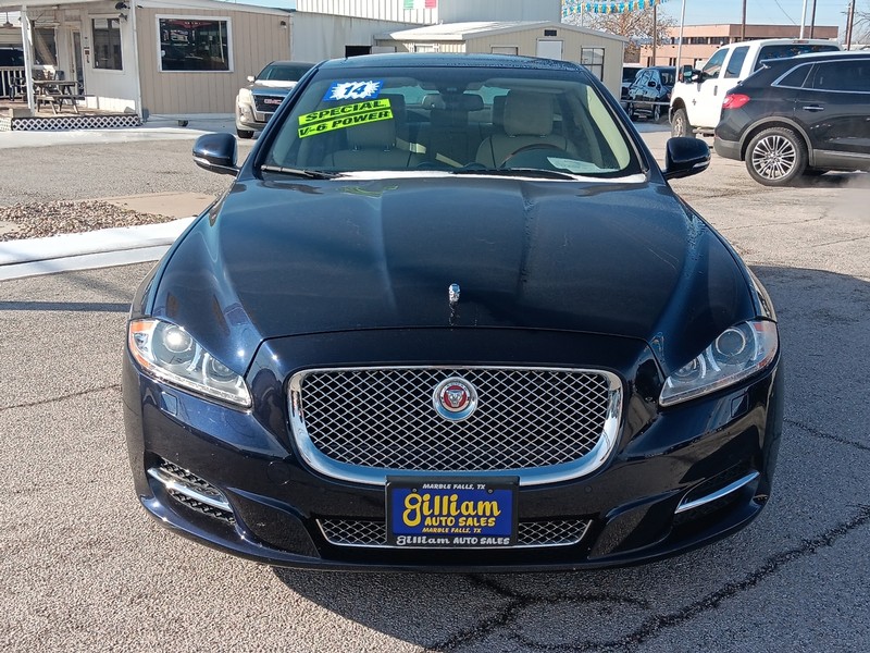 Jaguar XJ Vehicle Full-screen Gallery Image 09