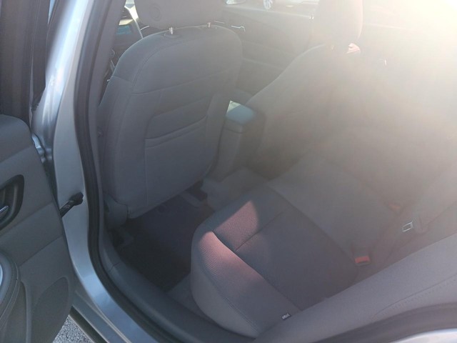 Chevrolet Malibu Vehicle Full-screen Gallery Image 07