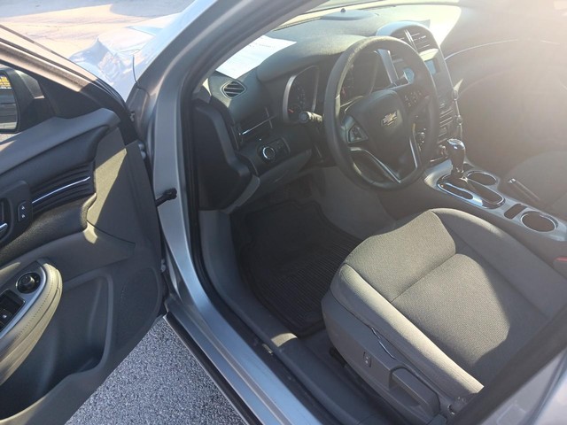 Chevrolet Malibu Vehicle Full-screen Gallery Image 08