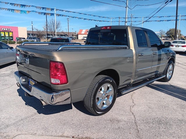 Ram 1500 Vehicle Full-screen Gallery Image 02