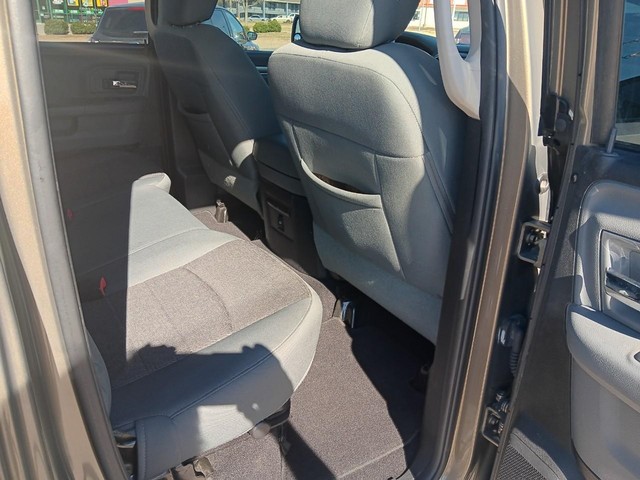 Ram 1500 Vehicle Full-screen Gallery Image 06