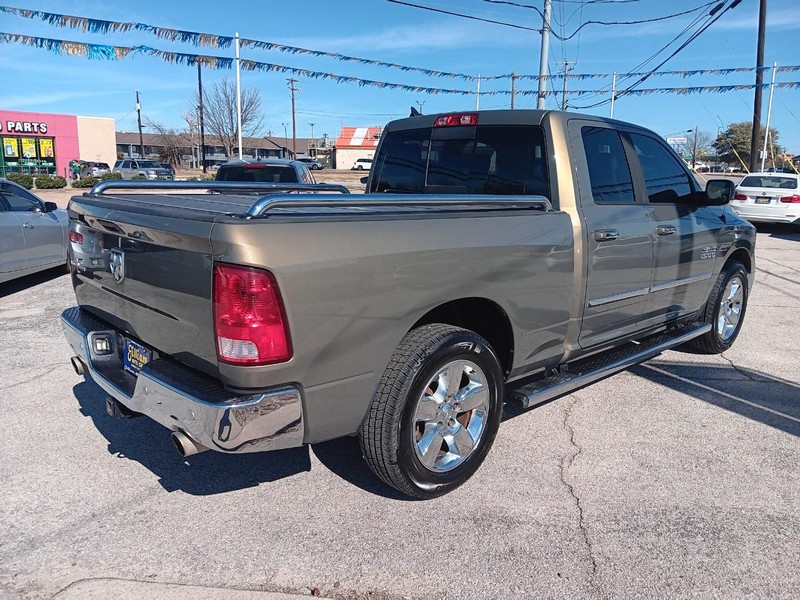 Ram 1500 Vehicle Full-screen Gallery Image 2