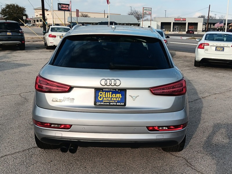 Audi Q3 Vehicle Full-screen Gallery Image 04