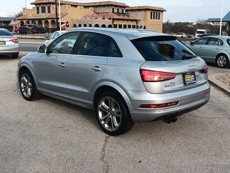 Audi Q3 Vehicle Full-screen Gallery Image 06