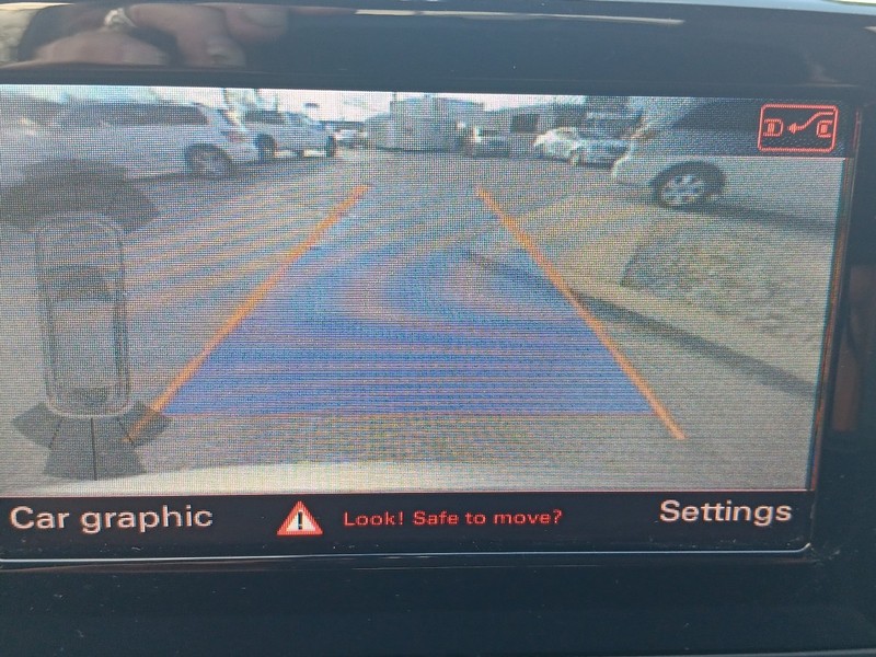 Audi Q3 Vehicle Full-screen Gallery Image 20