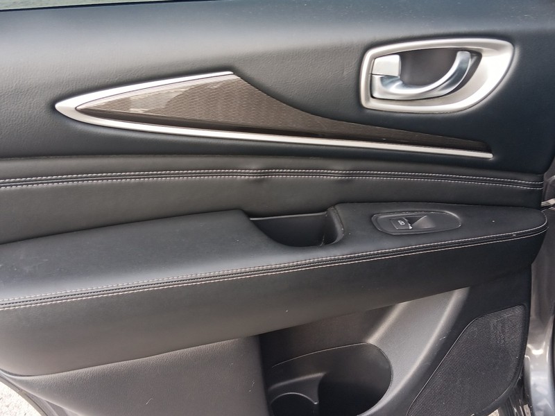 INFINITI QX60 Vehicle Full-screen Gallery Image 15