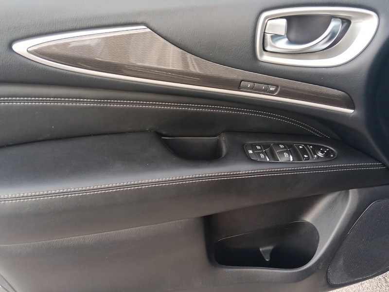 INFINITI QX60 Vehicle Full-screen Gallery Image 18