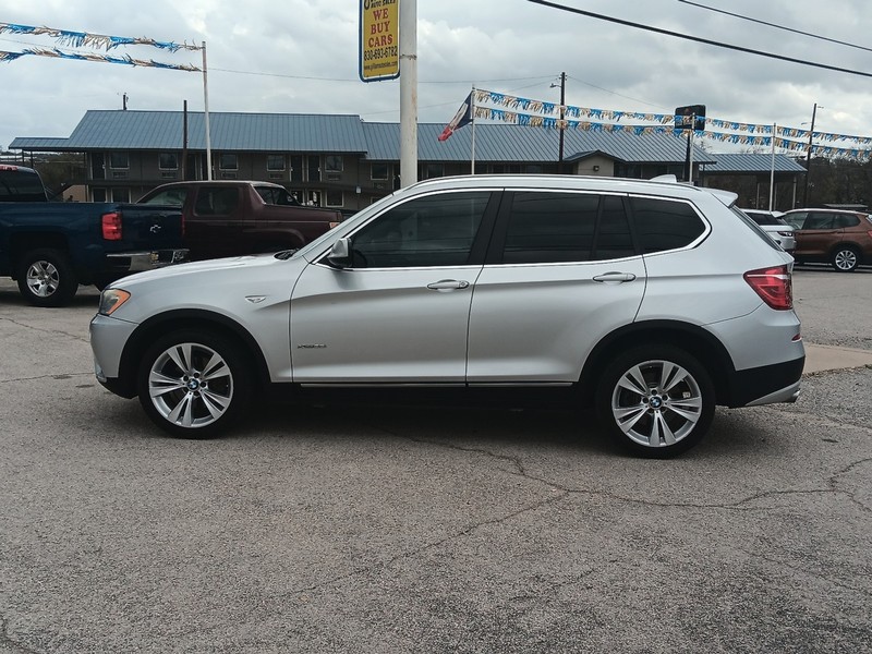 BMW X3 Vehicle Full-screen Gallery Image 06