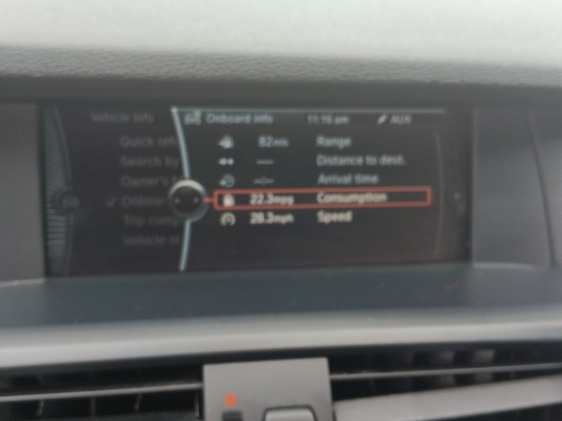 BMW X3 Vehicle Full-screen Gallery Image 18