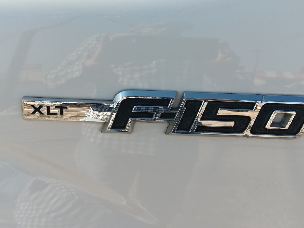 Ford F-150 Vehicle Full-screen Gallery Image 8