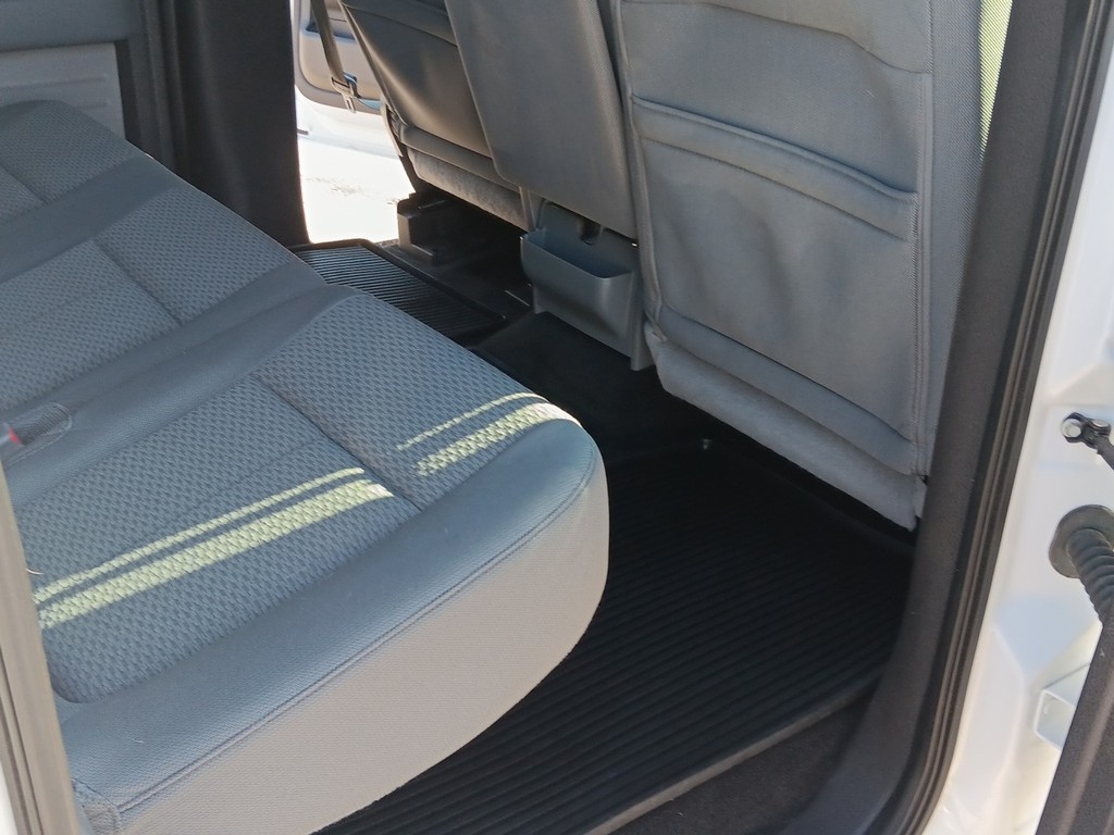 Ford F-150 Vehicle Full-screen Gallery Image 12