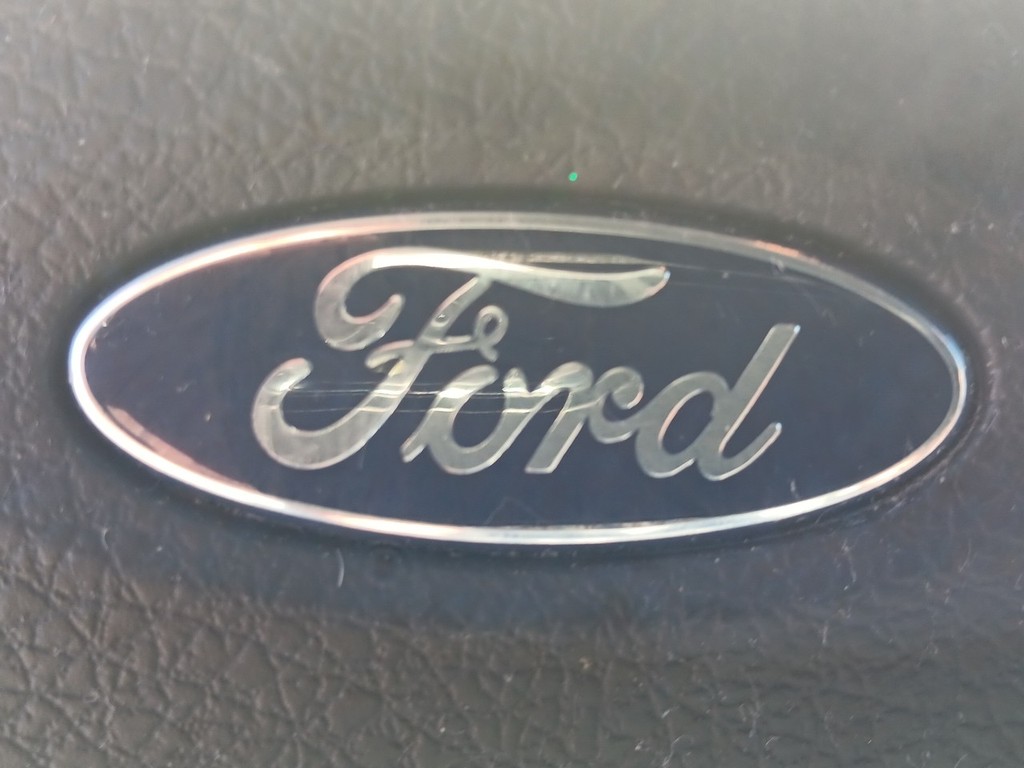 Ford F-150 Vehicle Full-screen Gallery Image 23