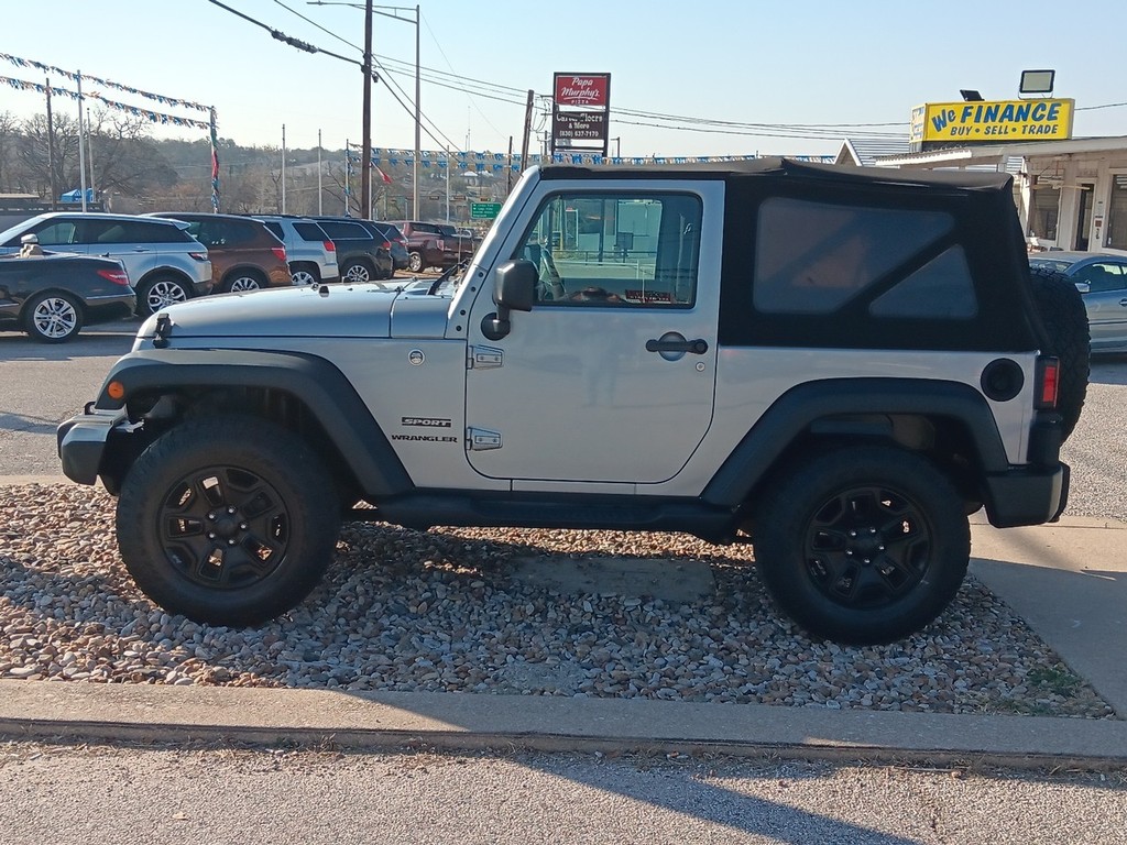 Jeep Wrangler Vehicle Full-screen Gallery Image 6