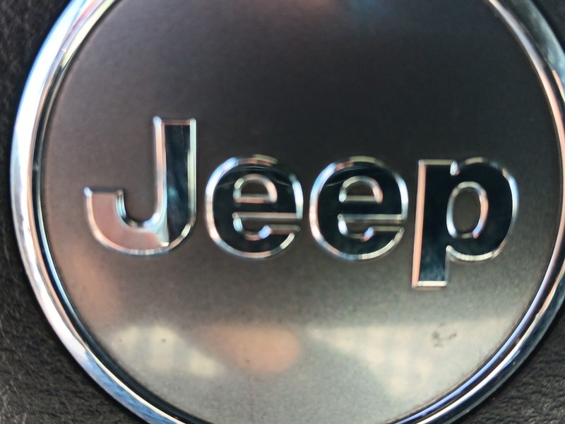 Jeep Wrangler Vehicle Full-screen Gallery Image 17