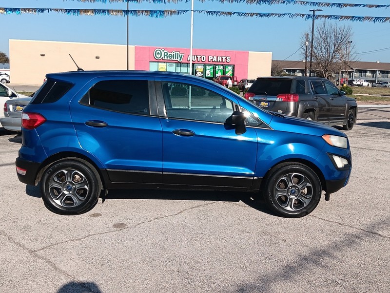 Ford EcoSport Vehicle Full-screen Gallery Image 02