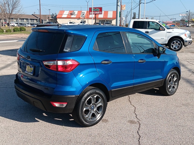 Ford EcoSport Vehicle Full-screen Gallery Image 03