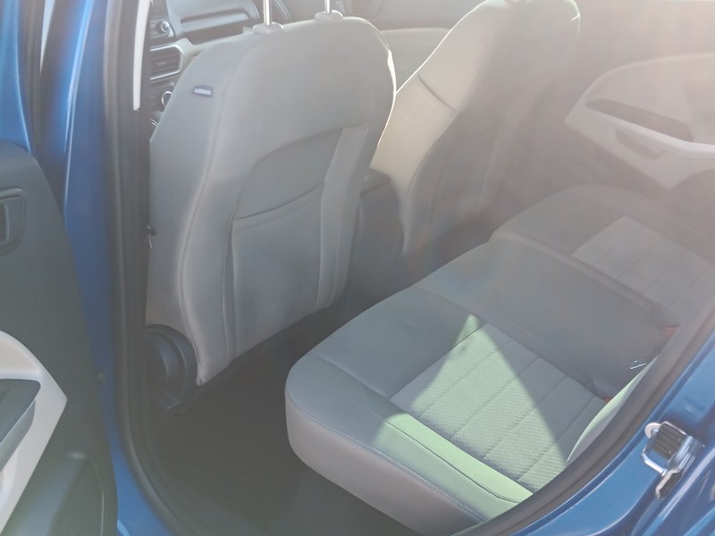 Ford EcoSport Vehicle Full-screen Gallery Image 11
