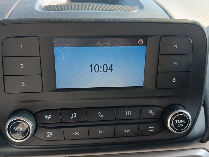 Ford EcoSport Vehicle Full-screen Gallery Image 17