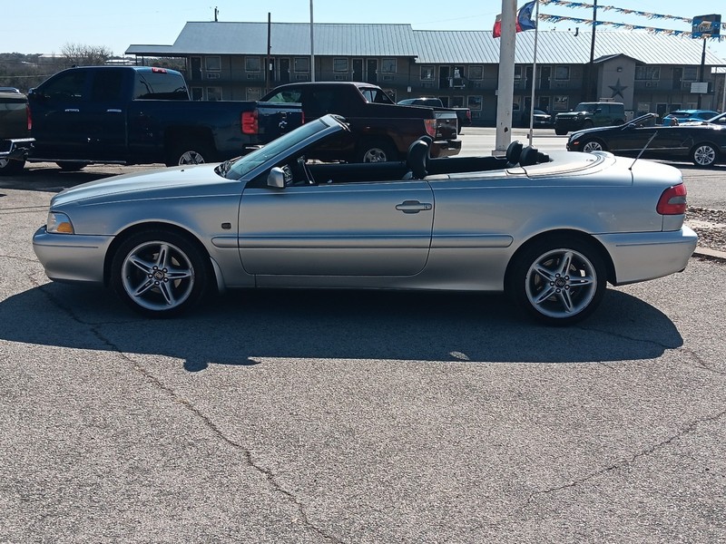 Volvo C70 Vehicle Full-screen Gallery Image 6