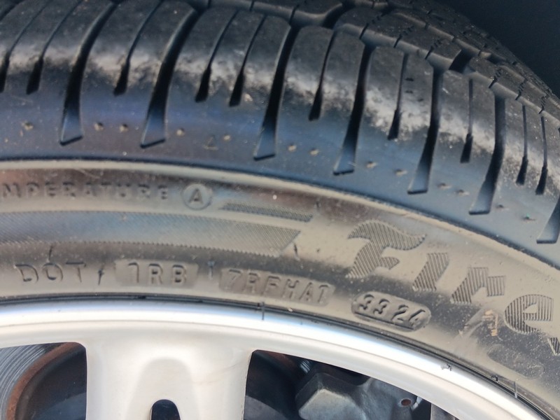 Volvo C70 Vehicle Full-screen Gallery Image 12