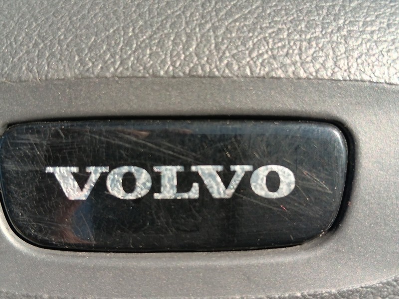 Volvo C70 Vehicle Full-screen Gallery Image 16